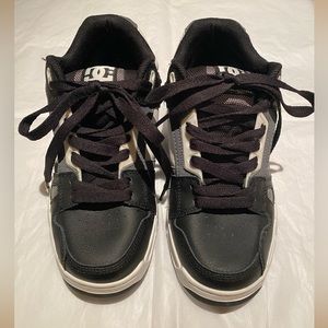 DC Men’s Stag sz 8 Black Gray White